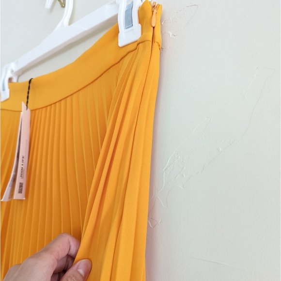 ZARA NWT PLEATED SKIRT ASYMMETRIC HEM - Picture 11 of 13